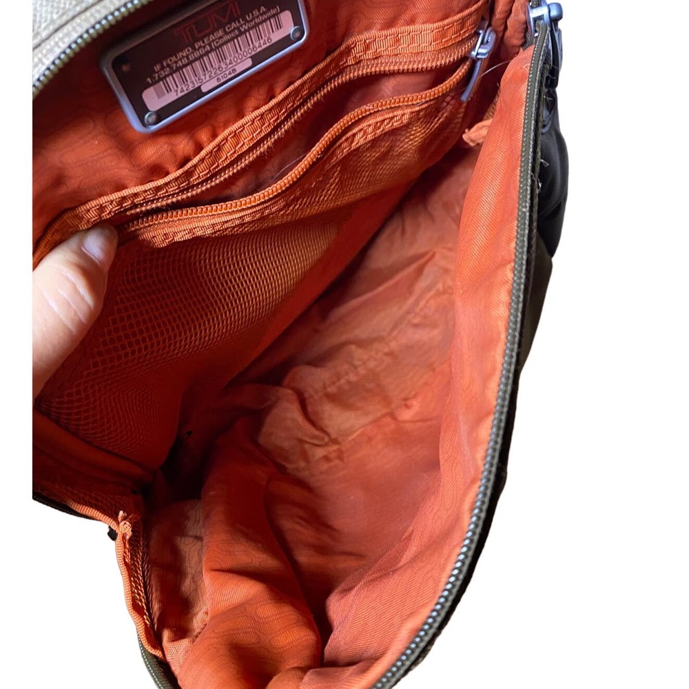 TUMI One Shouldered Bag (Rare Color-Way 5104B) - Picture 5 of 10